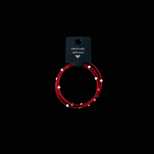 
Passion – handgjort armband i rött och vitt från kollektionen Viva. Unikt exemplar som utstrålar glädje, värme och självsäkerhet.